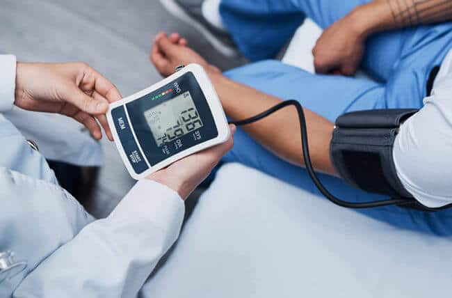 دلالات قياس ضغط الدم الطبيعي