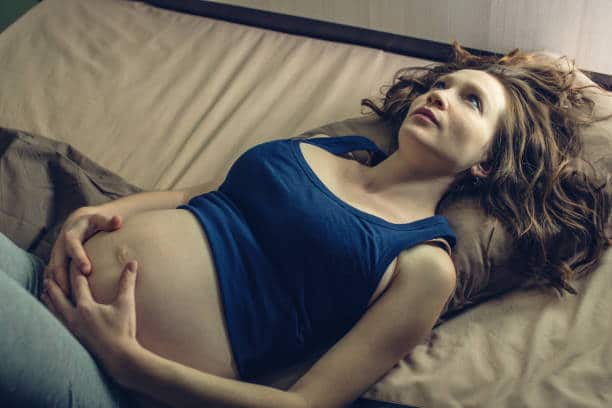 الحمل والنوم | وكيفية التخلص من اضطرابات النوم الشائعة أثناء الحمل